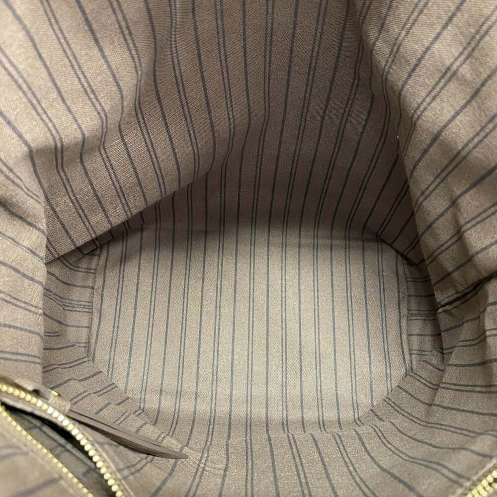 LOUIS VUITTON Brown Monogram Tote Bag - Picture 4 of 11